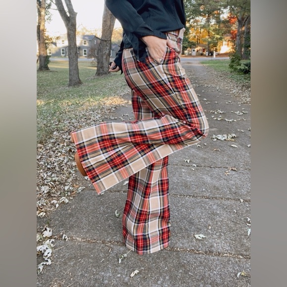 Vintage 70s flared-leg red and tan plaid trousers - Picture 3 of 4
